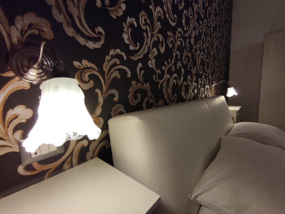 Sami Rooms: Theater District Retreat near Ortigia Syracuse Exterior photo