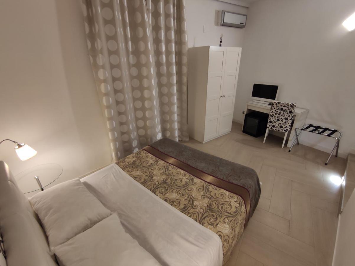 Sami Rooms: Theater District Retreat near Ortigia Syracuse Exterior photo